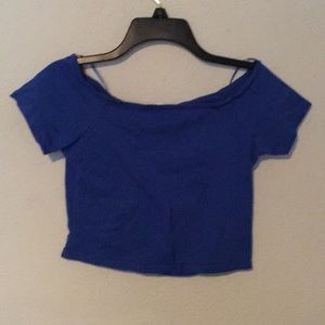 2 crop tops